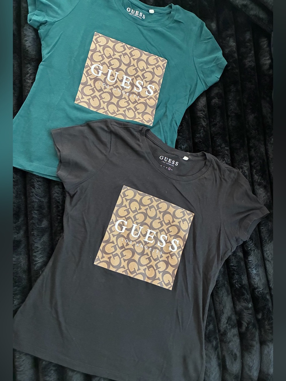 Women’s (2) Guess Graphic T-shirts Size Large